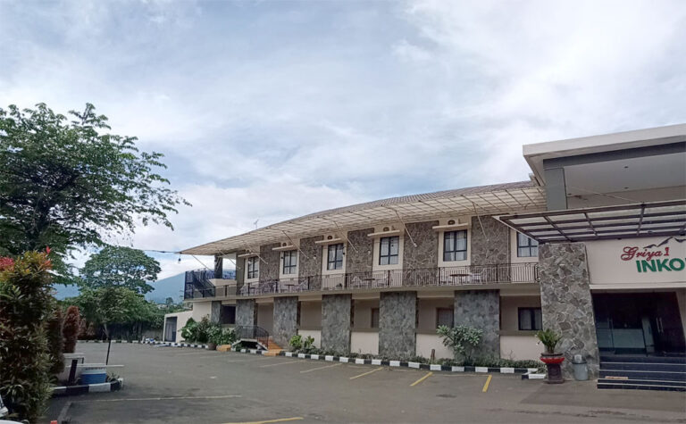 2 Tempat Gathering Terbaik Dipuncak